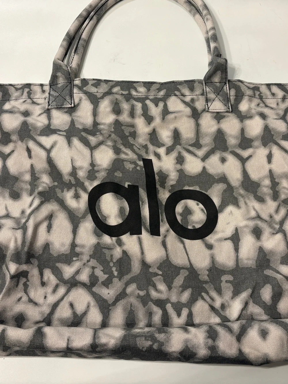 ALO Yoga Grey and Cream Tie-Dye Canvas Tote